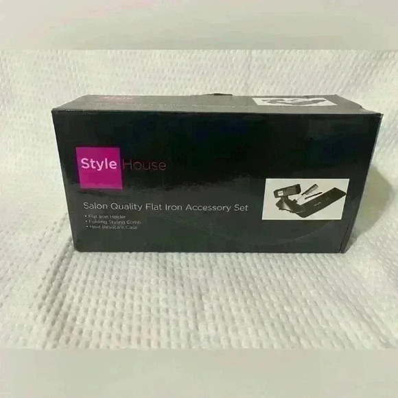 Salon Quality Flat Iron Accessory Set - Picture 2 of 3